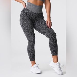 NVGTN SNAKESKIN SEAMLESS LEGGINGS